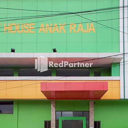 Guest House Anak Raja Pangkalan Bun Syariah Mitra Reddoorz Extérieur photo