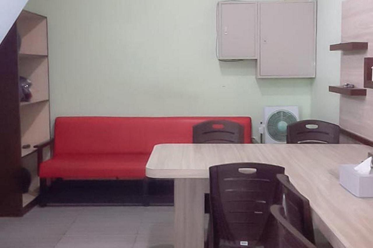 Guest House Anak Raja Pangkalan Bun Syariah Mitra Reddoorz Extérieur photo