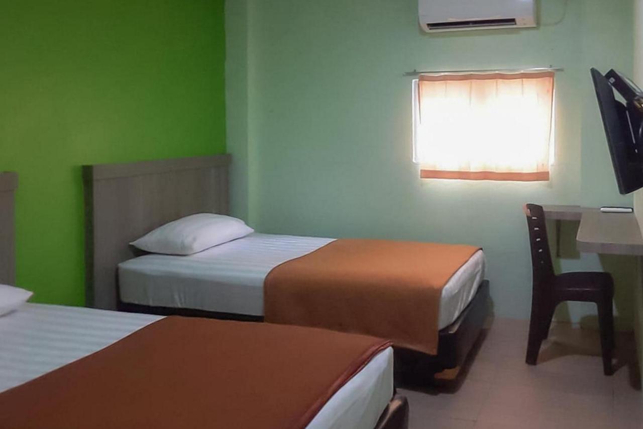 Guest House Anak Raja Pangkalan Bun Syariah Mitra Reddoorz Extérieur photo